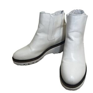 MIA Women's Sefi White Ankle Boots With Zipper Back US Size 7.5